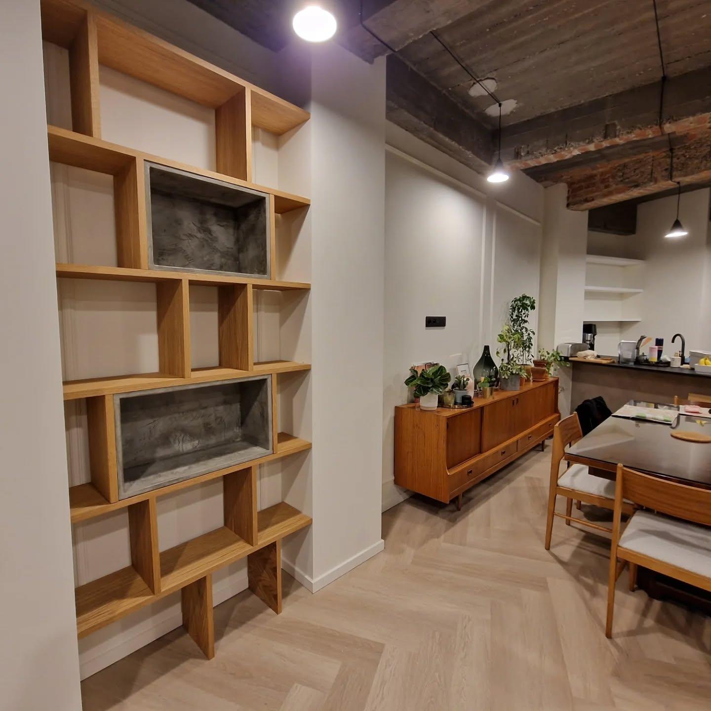 Asymmetrical bookshelf in the living room